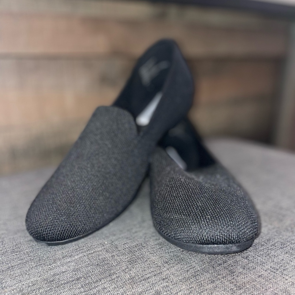 Steve Madden Black Knit Loafers